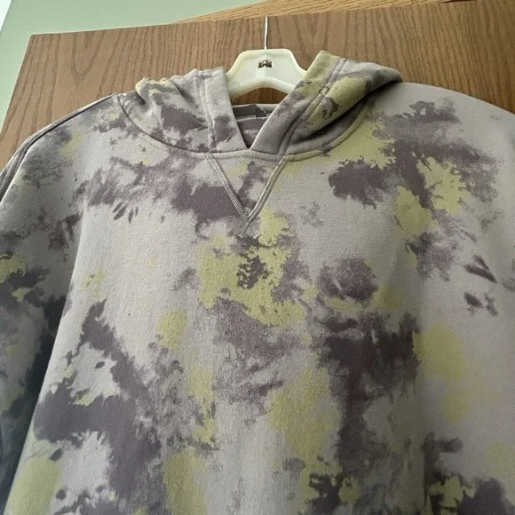 lululemon athletica Gray and Yellow Tie-Dye Hoodie - Picture 4 of 9